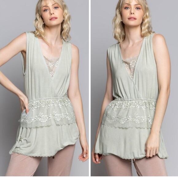 POL Desert Sage Lace V Neck Top NWOT Size Medium - Picture 1 of 15
